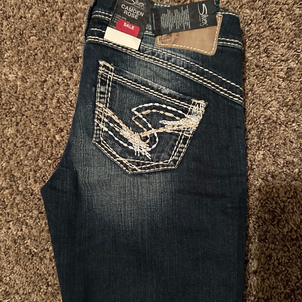 Silver Jeans Women's Skinny ish Jeans — tagged as straight leg  - Dark Blue